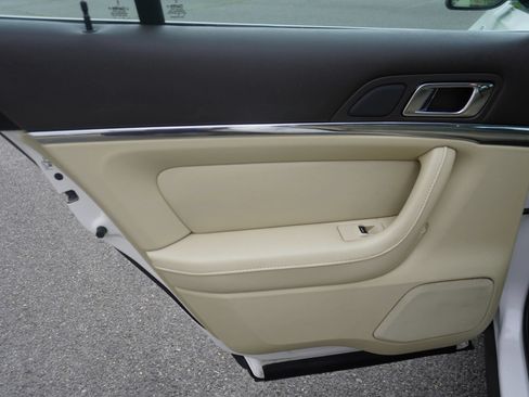 Used 2013 Lincoln MKS FWD image 14