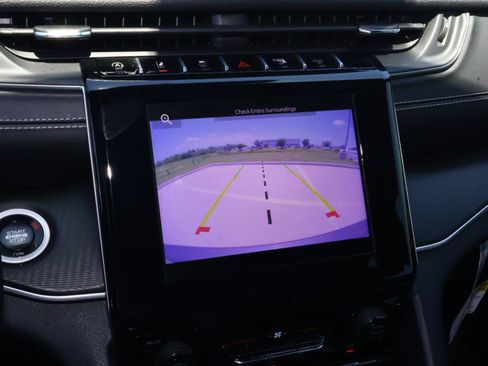 Used 2025 Jeep Grand Cherokee Laredo X RWD image 26