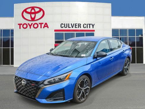 Used 2025 Nissan Altima 2.5 SR image 1