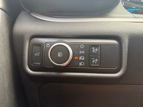Used 2020 Ford Explorer XLT w/ Equipment Group 202A AWD/4WD image 31
