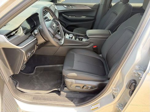 New 2026 Jeep Grand Cherokee L 4WD image 5