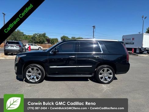 Used 2020 Cadillac Escalade Premium Luxury AWD/4WD image 4