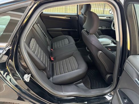 Used 2016 Ford Fusion SE image 14