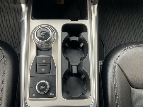 Used 2023 Ford Explorer Limited w/ Limited Technology Package image 16