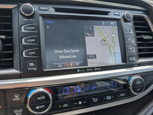 Used 2016 Toyota Highlander Limited AWD/4WD image 22