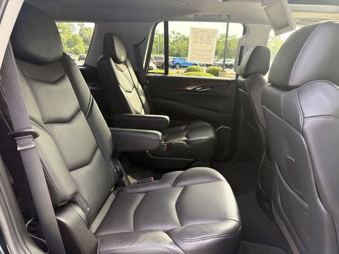 Used 2020 Cadillac Escalade Premium Luxury AWD/4WD image 42
