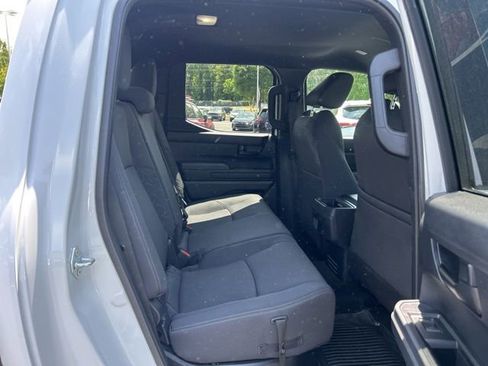 Used 2024 Toyota Tacoma SR5 w/ SR5 Upgrade Package AWD/4WD image 19
