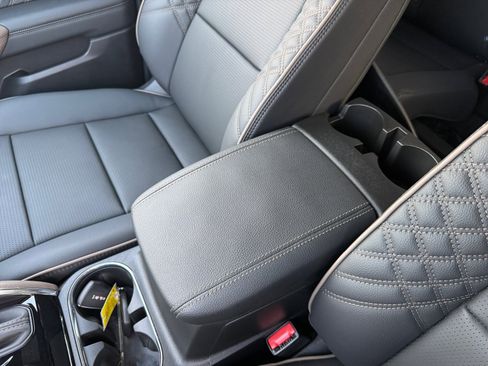 Used 2026 GMC Canyon Denali image 14