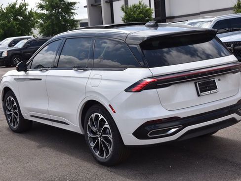 New 2026 Lincoln Nautilus Reserve AWD/4WD image 16