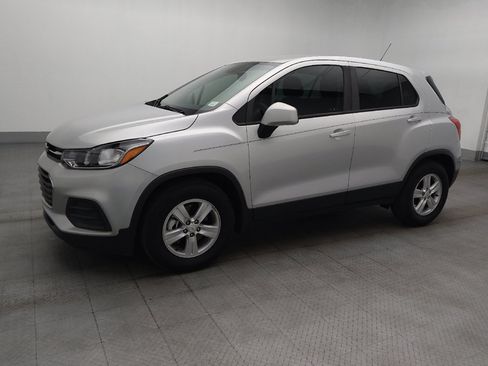 Used 2021 Chevrolet Trax LS w/ Tint and Cruise Package FWD image 2
