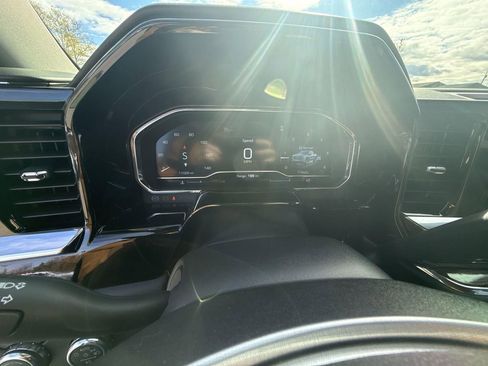 Used 2024 GMC Sierra 1500 Elevation image 12