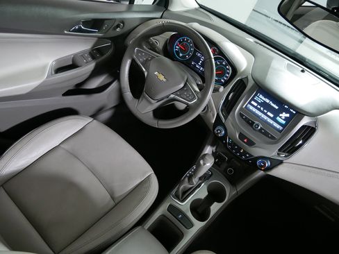 Used 2018 Chevrolet Cruze Premier image 9