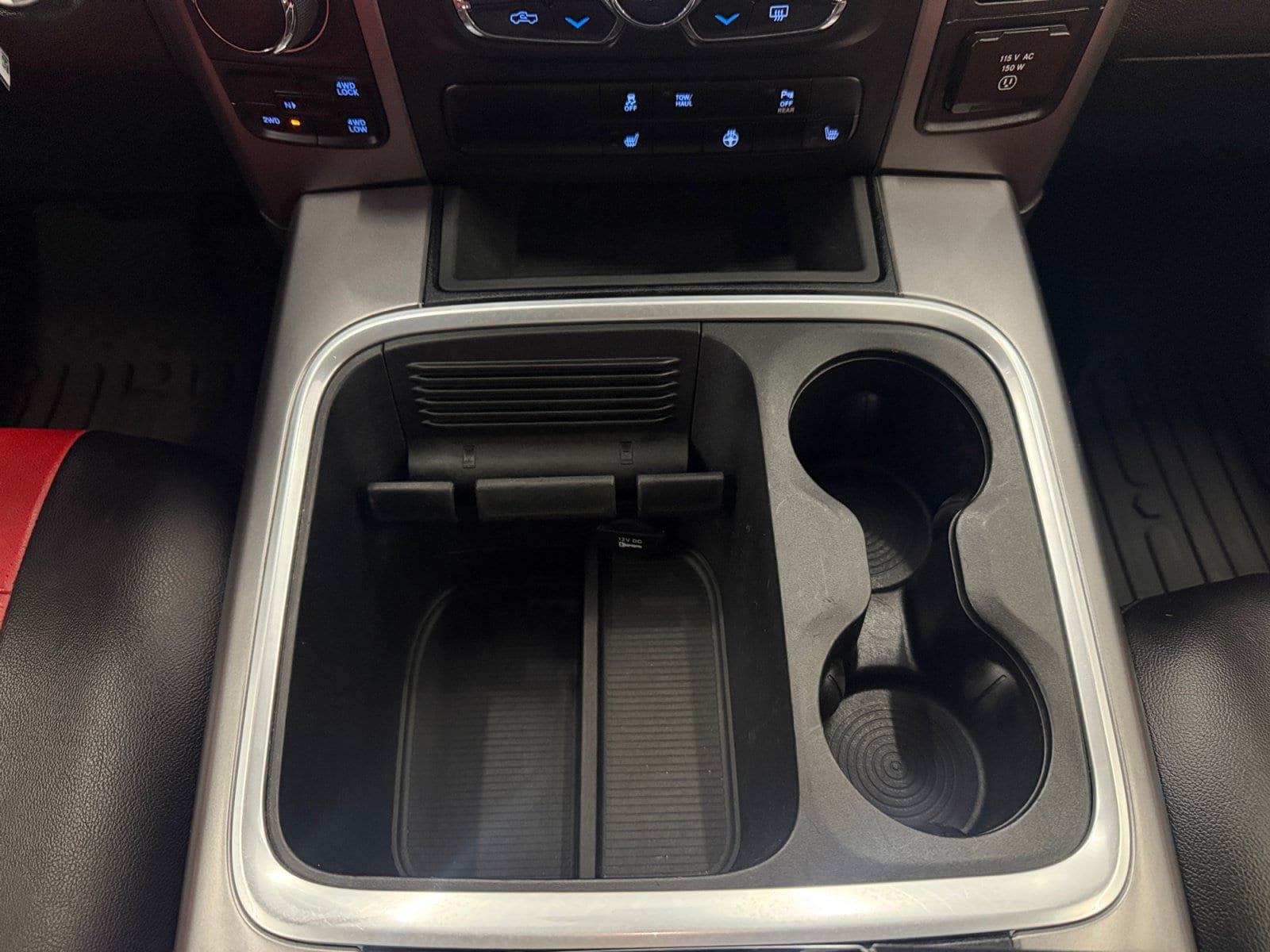 Used 2024 RAM 1500 Warlock AWD/4WD image 21