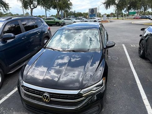 Used 2023 Volkswagen Jetta SE FWD image 16
