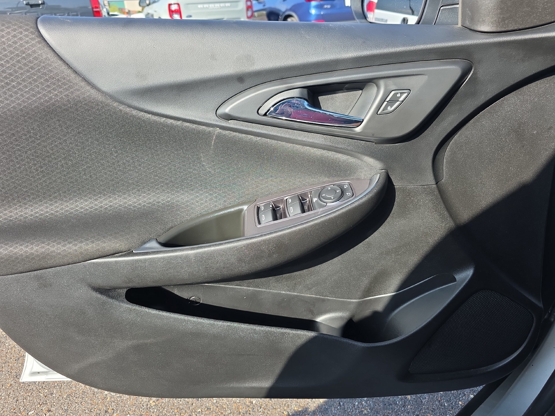 Used 2021 Chevrolet Malibu LT FWD image 17