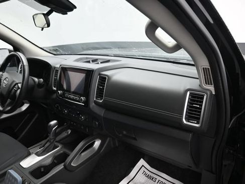 Used 2022 Nissan Frontier SV AWD/4WD image 8