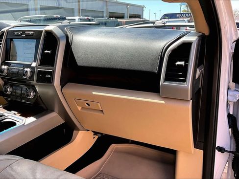 Used 2017 Ford F150 Lariat image 19