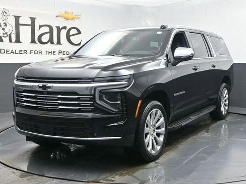 New 2026 Chevrolet Suburban Premier image 13