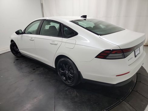 Certified 2025 Honda Accord SE image 6