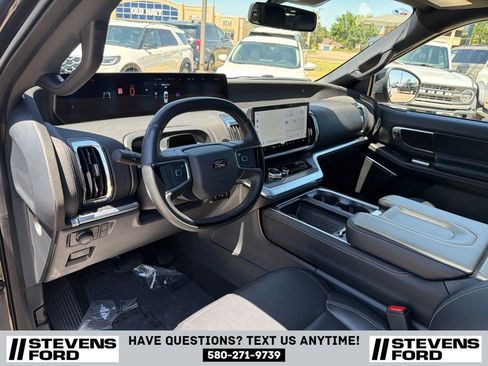 Used 2025 Ford Expedition Platinum w/ Stealth Appearance Package AWD/4WD image 17