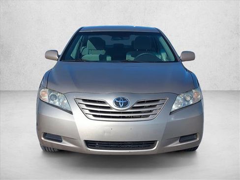 Used 2009 Toyota Camry LE image 2