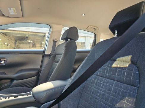 Certified 2025 Honda HR-V LX image 23