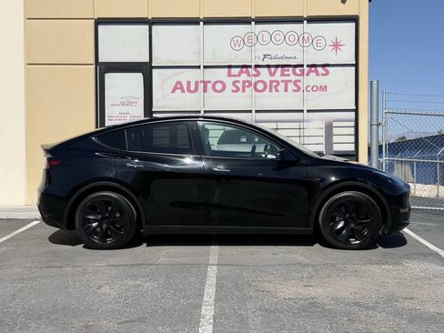 Used 2023 Tesla Model Y Long Range AWD/4WD image 6