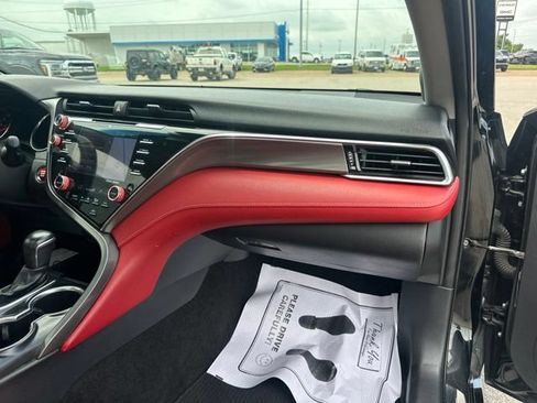 Used 2018 Toyota Camry XSE w/ Driver Assist Package FWD image 11