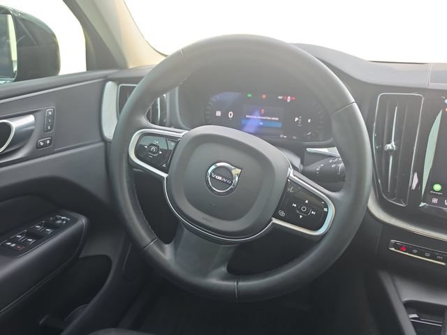 Used 2025 Volvo XC60 B5 Plus AWD/4WD image 14