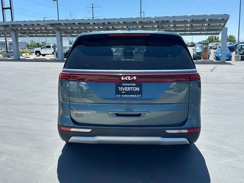 Used 2024 Kia Carnival EX FWD image 5