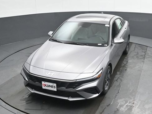 New 2026 Hyundai Elantra Limited image 40