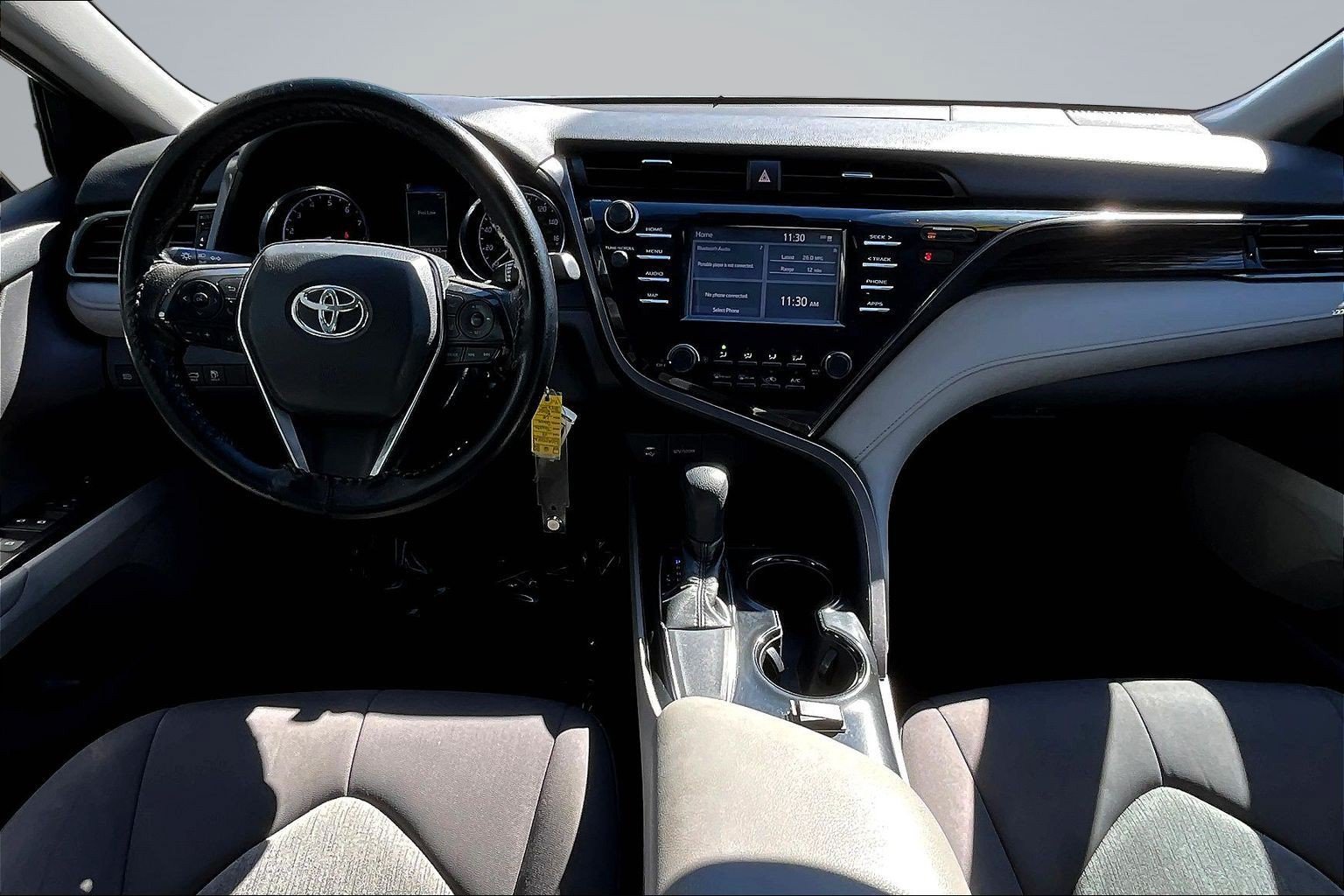 Used 2019 Toyota Camry LE FWD image 5