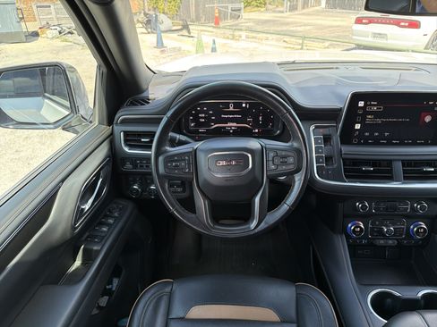 Used 2022 GMC Yukon AT4 w/ AT4 Premium Plus Package AWD/4WD image 13