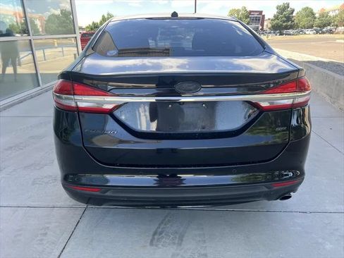 Used 2017 Ford Fusion SE w/ Fusion SE Technology Package FWD image 6