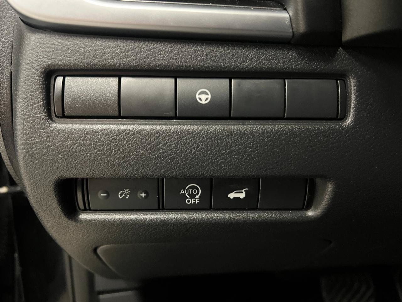 Used 2024 Nissan Rogue SV FWD image 21