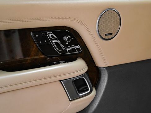 Used 2020 Land Rover Range Rover HSE image 44
