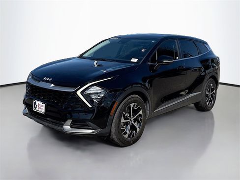 Used 2023 Kia Sportage EX image 3