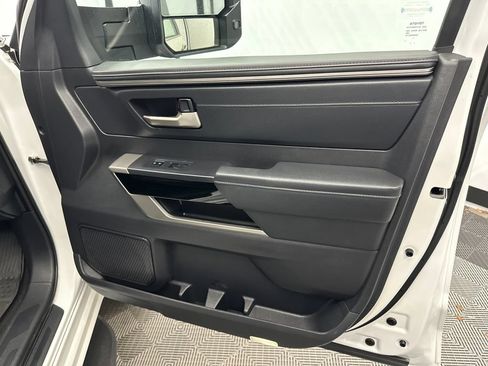 Used 2022 Toyota Tundra Limited AWD/4WD image 16