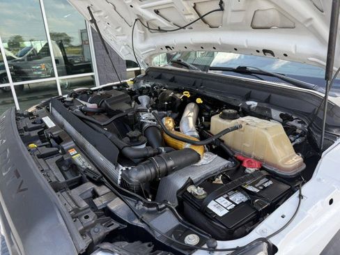 Used 2011 Ford F550 2WD Regular Cab Super Duty w/ XL Value Pkg image 18