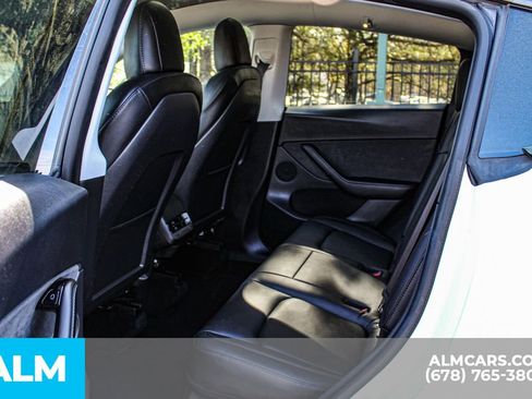 Used 2021 Tesla Model Y Long Range image 17