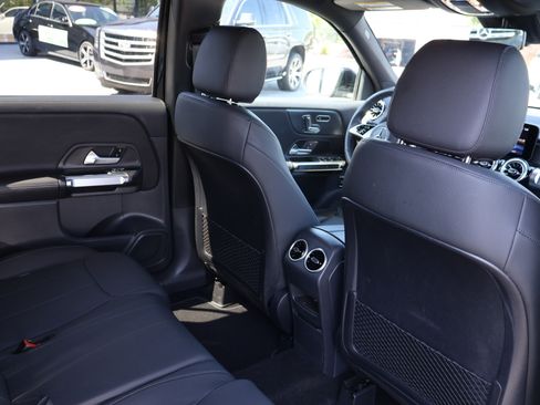 Used 2025 Mercedes-Benz GLB 250 image 24