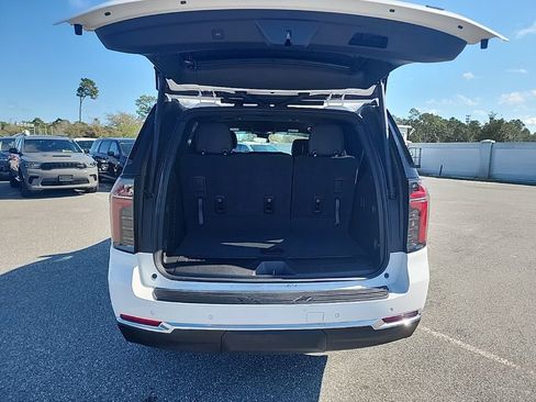 Used 2025 Chevrolet Tahoe LT image 9