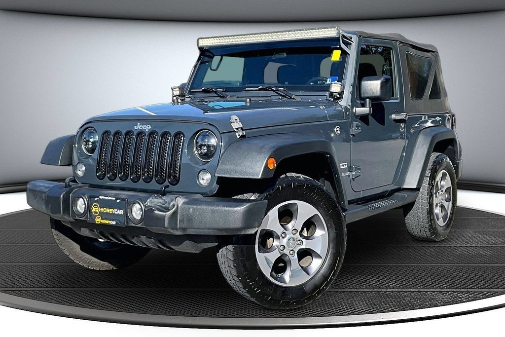 Used 2017 Jeep Wrangler Sport w/ Connectivity Group AWD/4WD image 3