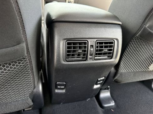 Used 2018 Toyota 4Runner SR5 AWD/4WD image 37