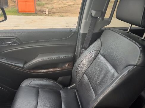 Used 2017 Chevrolet Suburban LT w/ Luxury Package RWD image 17