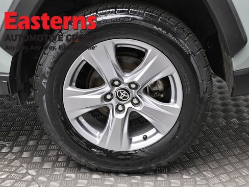 Used 2022 Toyota RAV4 XLE image 8