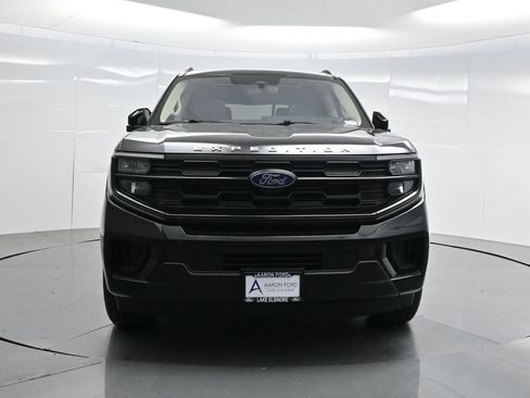 Used 2025 Ford Expedition Active RWD image 32