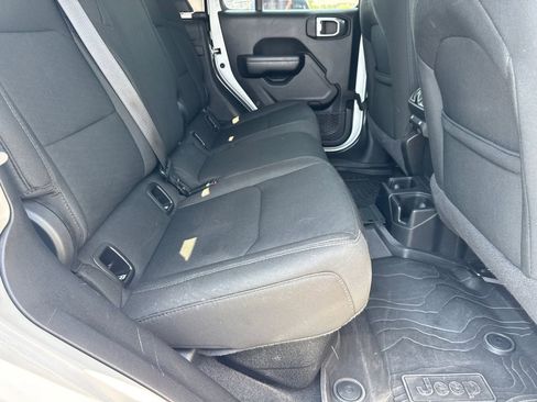 Used 2021 Jeep Gladiator Sport AWD/4WD image 16