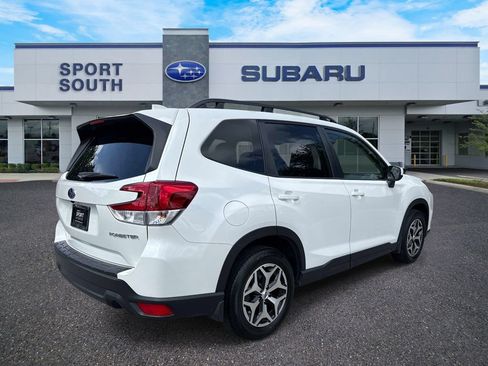 Used 2023 Subaru Forester Premium AWD/4WD image 3