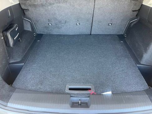 Used 2023 Nissan Rogue S FWD image 10